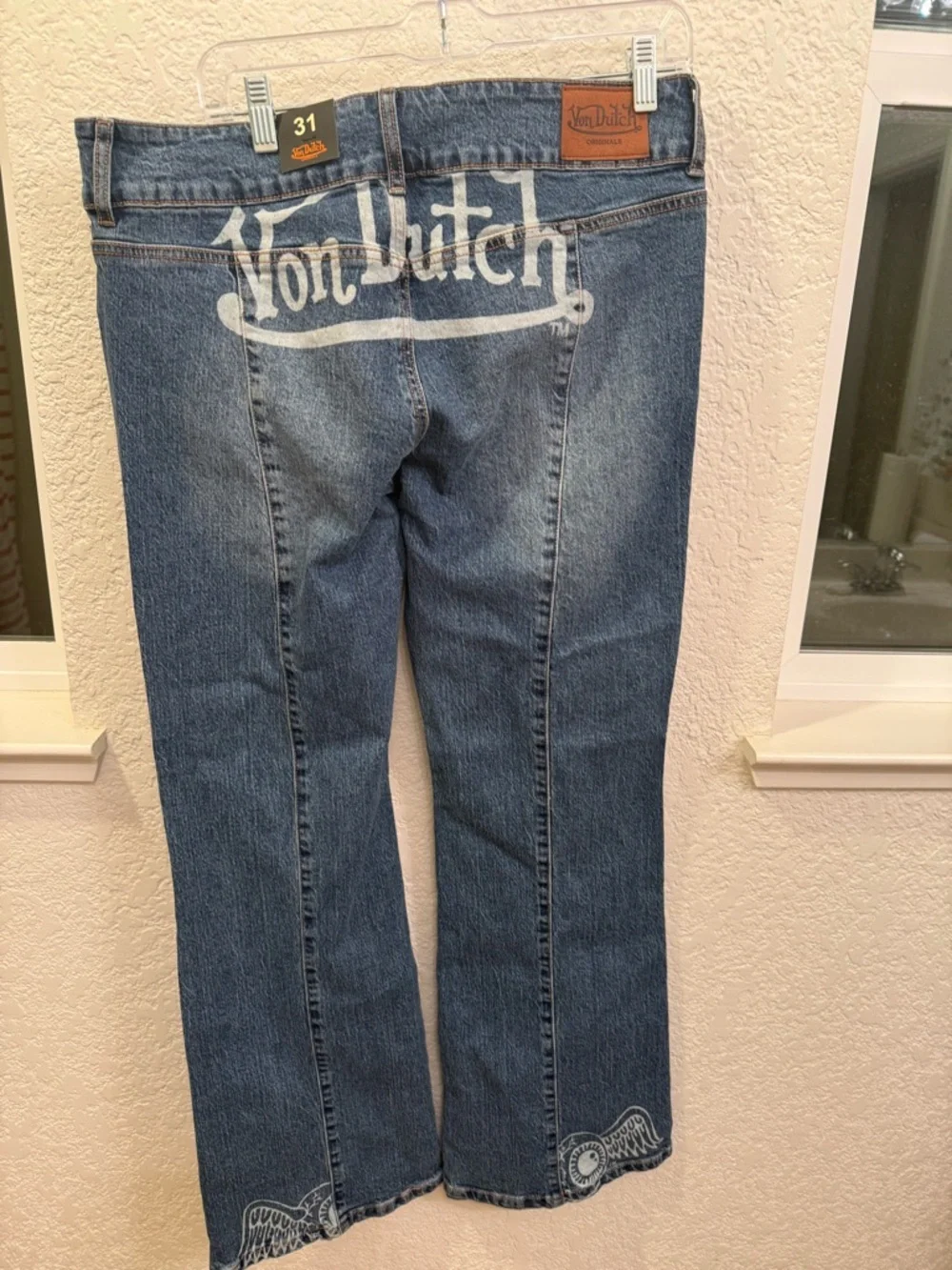 NWT Von Dutch Flare Jeans Y2K Inspired Flying “Eye Balls”Frosted Flared Red Logo - Picture 11 of 17